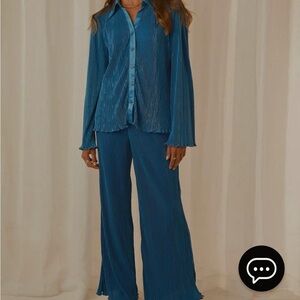 Peppermayo set in cobalt
